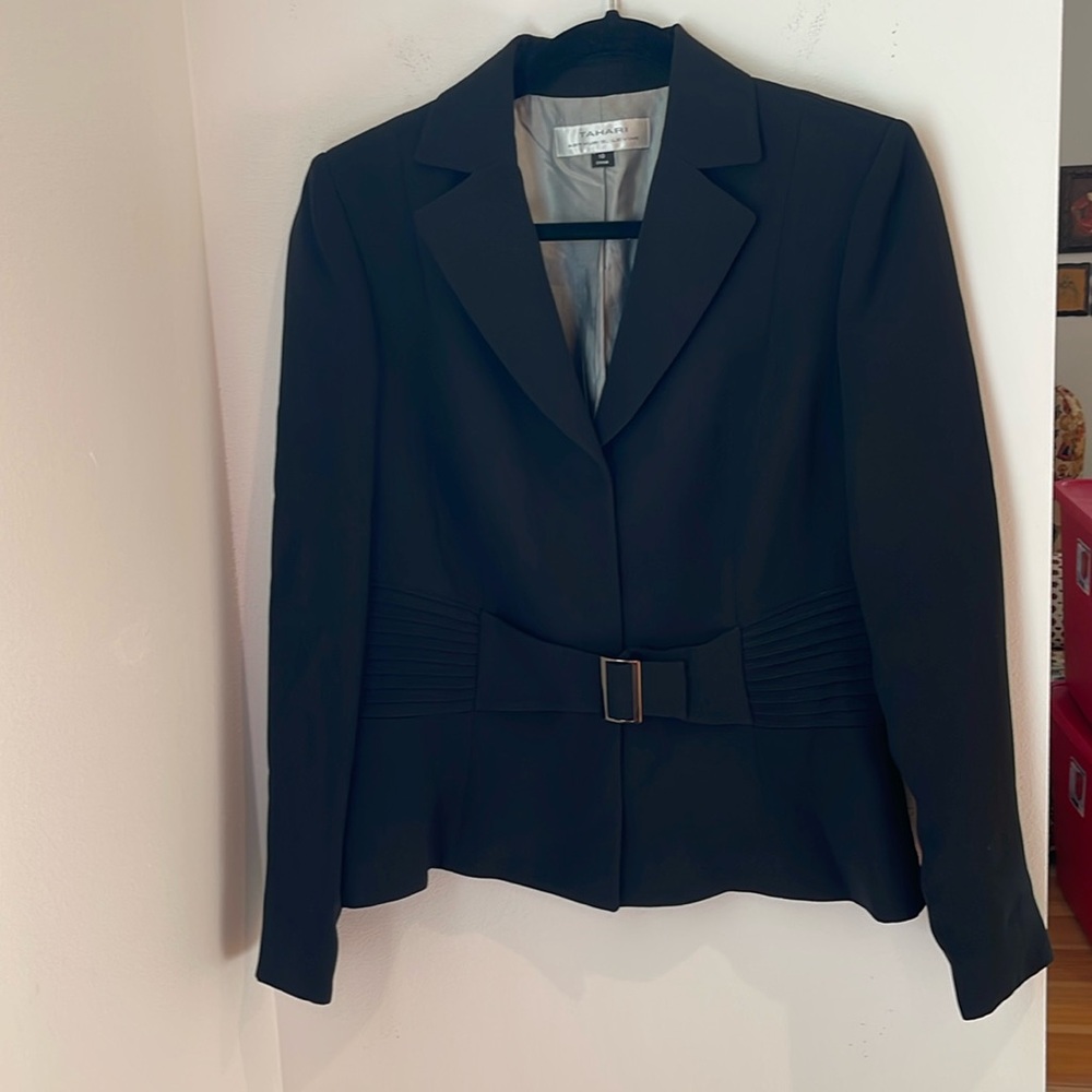 TAHARI Arthur S. Levine black blazer
